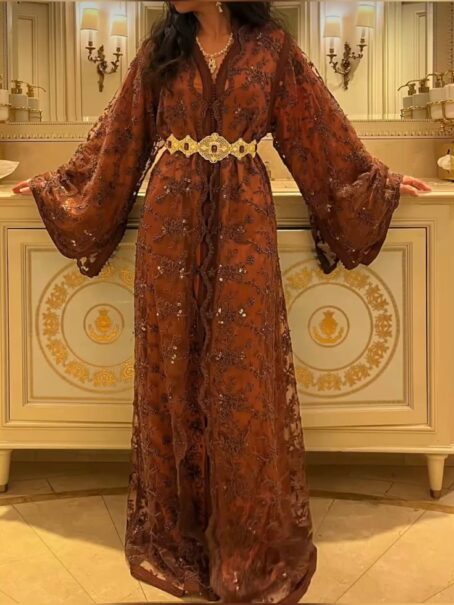 Caftan en tulle brodé chocolat – Raffinement oriental