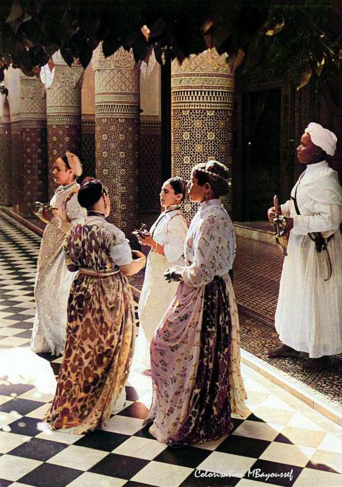 Lire la suite à propos de l’article 🧵 Le Maroc, royaume d’héritage : Quand l’histoire se tisse dans chaque caftan